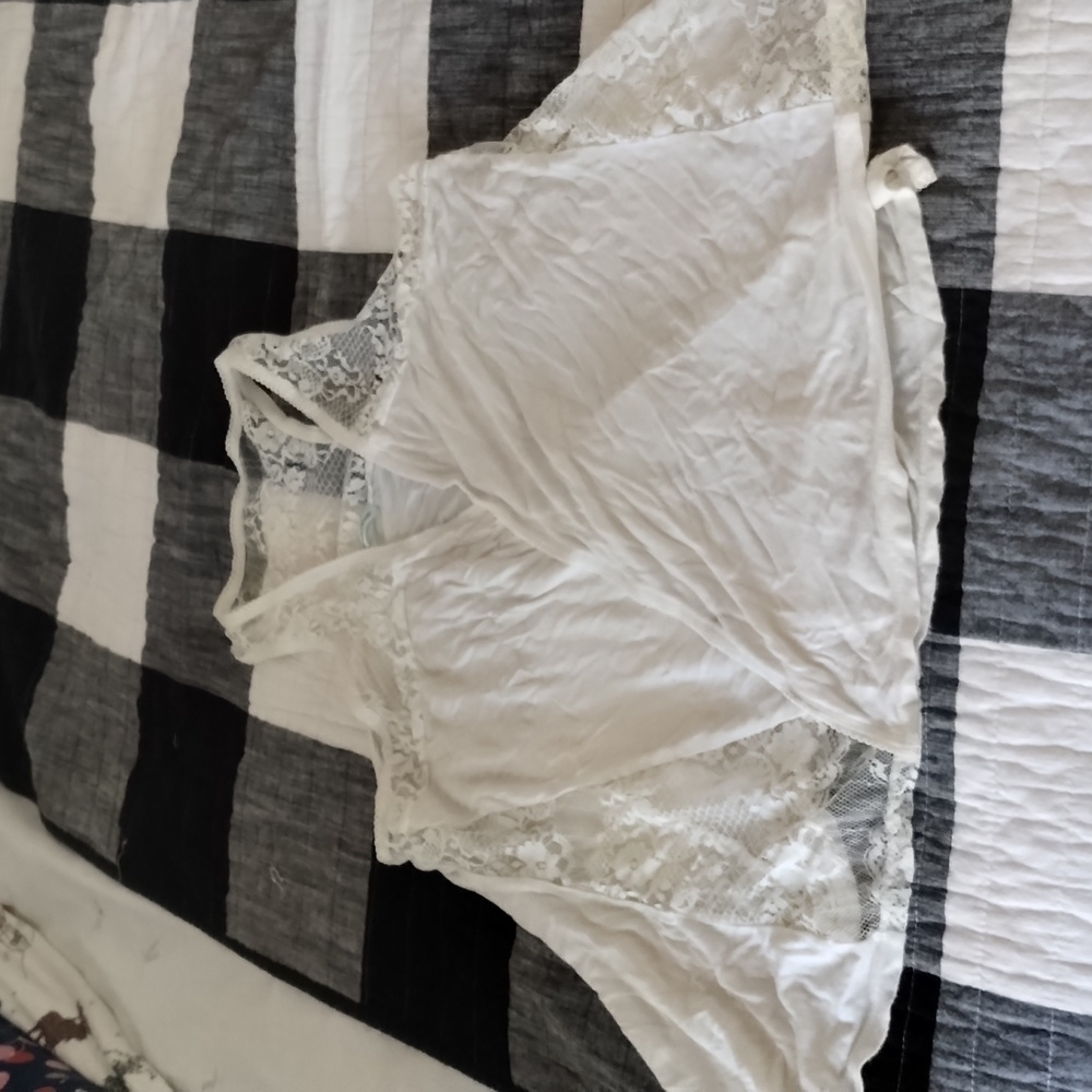 Flowy Cream Lace Throw